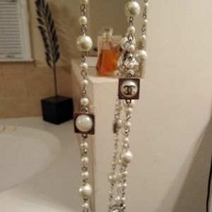 Chanel pearl necklace
